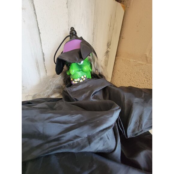 Vintage Scary AS IS hanging witch broom Halloween prop decor - Picture 3 of 9